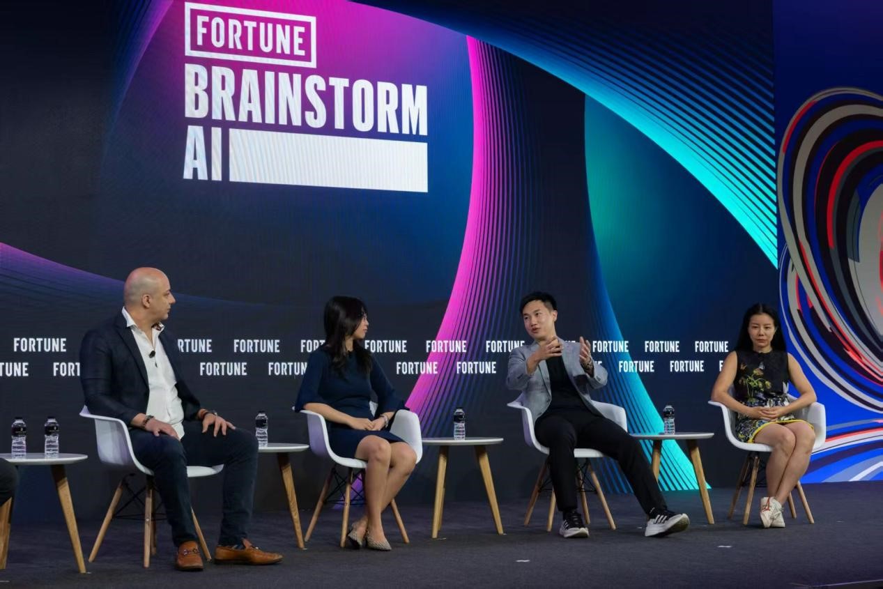 基于类脑架构的下一代通用模型及智能体生态