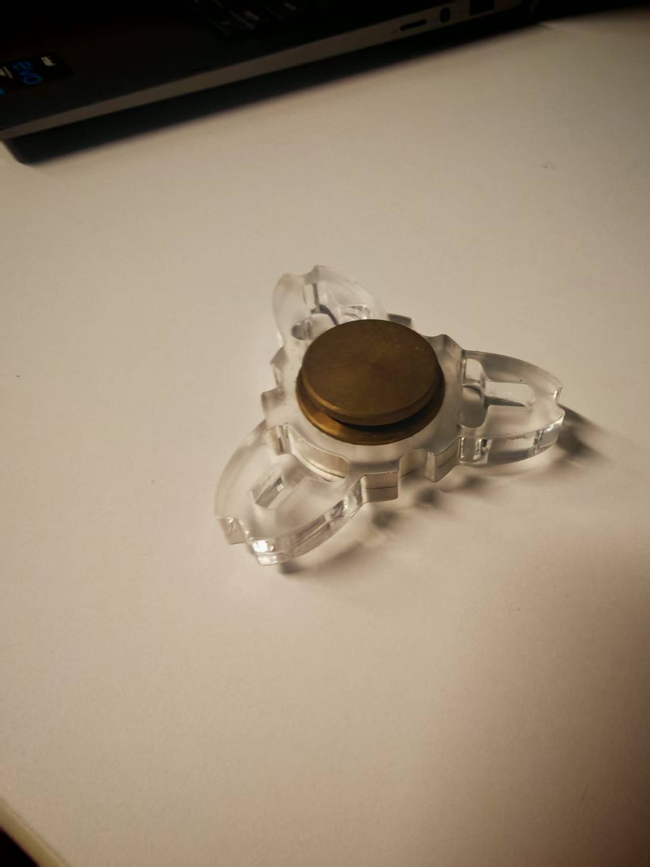 笔筒；指尖陀螺