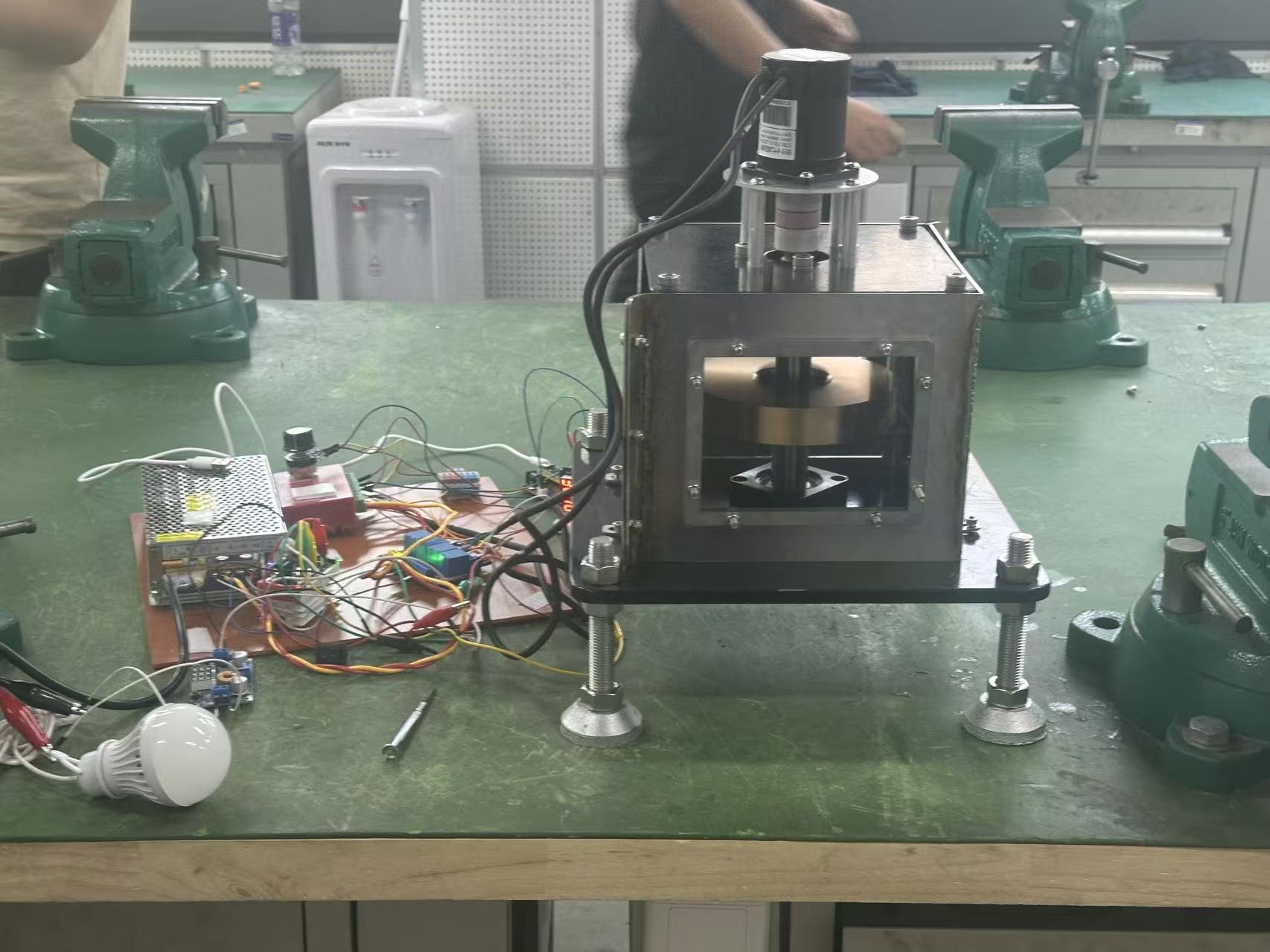 可调速立式飞轮储能系统