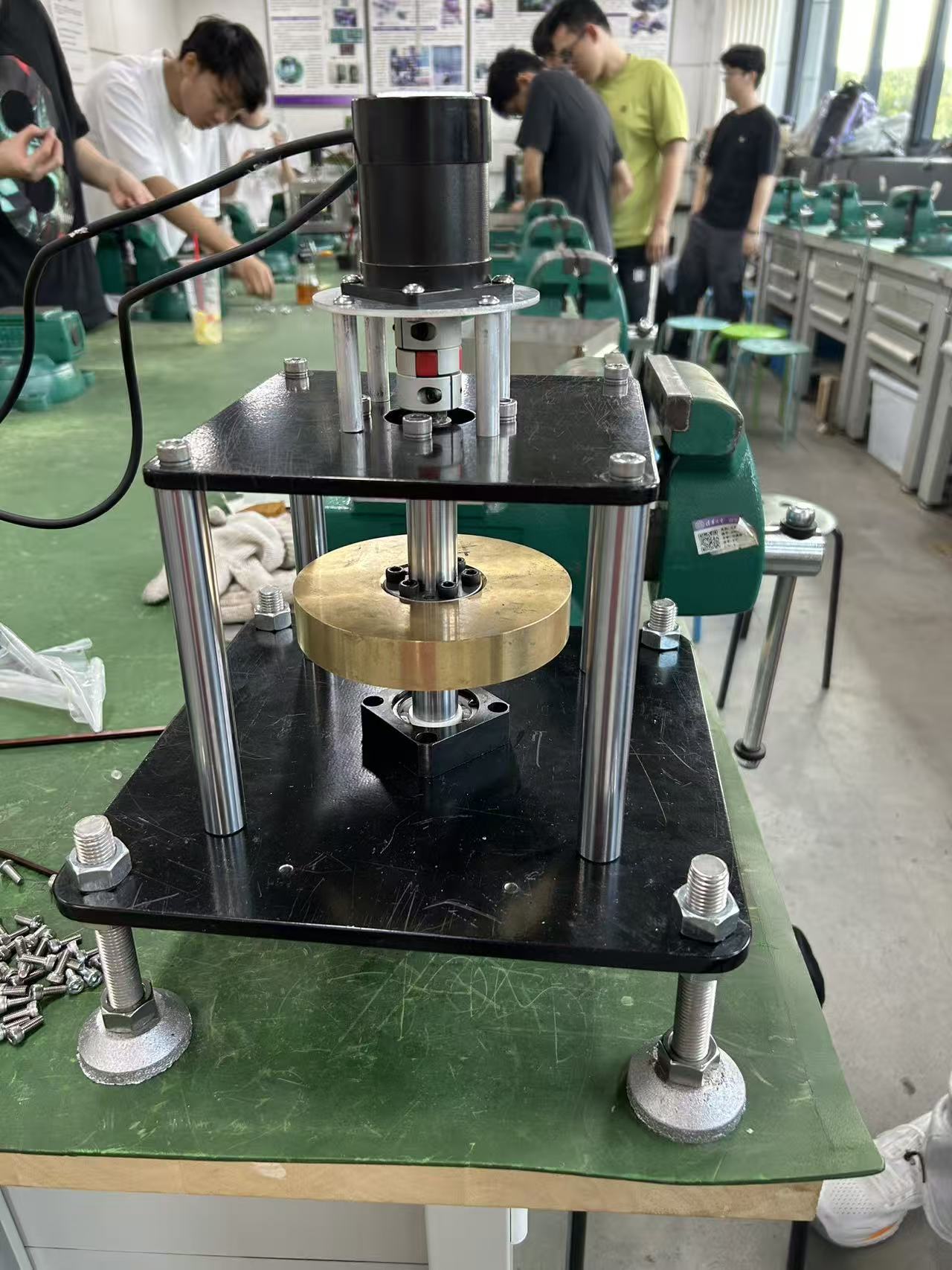 可调速立式飞轮储能系统